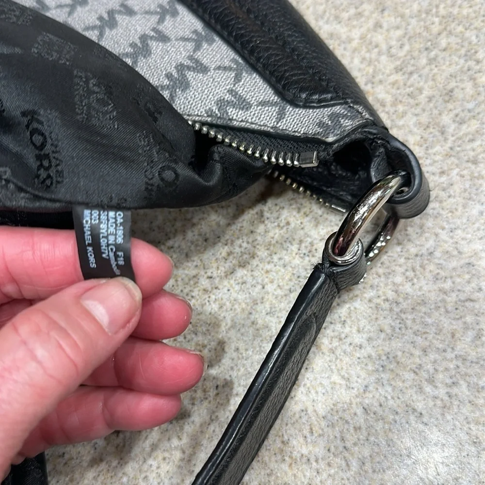 MK Studio Lydia Hobo